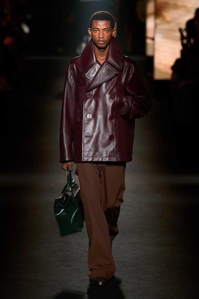 S 10182670 0 683x1024 1