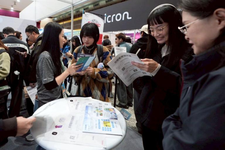 20260310221240 789909d8