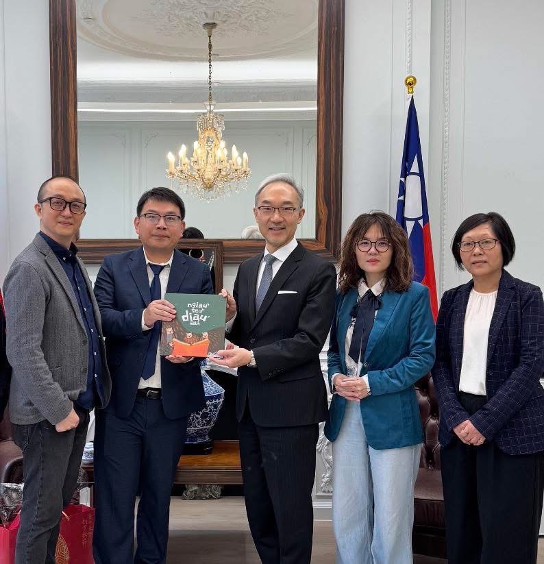 %E5%8F%B0%E4%B8%AD%E5%AE%A2%E5%A7%94%E6%9C%83%E8%B5%B4%E8%8B%B1%E9%A0%98%E7%8D%8E%E4%BB%A3%E8%A1%A8%E6%8B%9C%E6%9C%83%E5%A7%9A%E9%87%91%E7%A5%A5%E5%A4%A7%E4%BD%BF 0