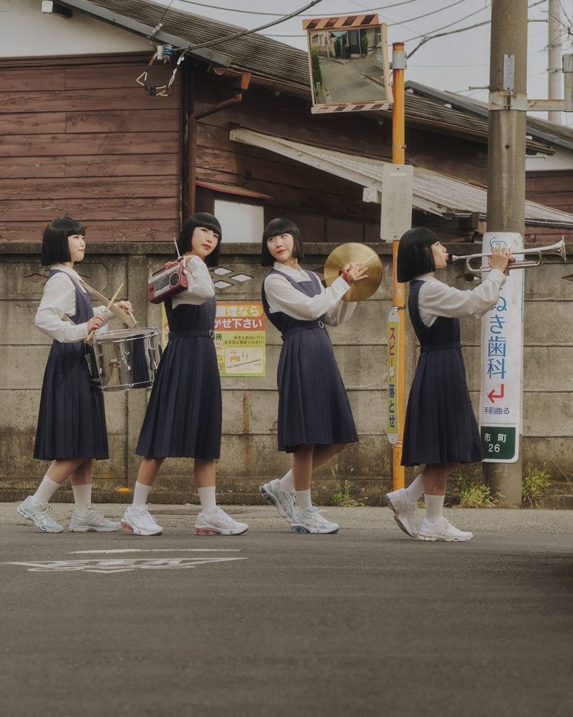 S 10387517 0 819x1024 1