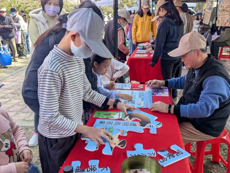 領苗囉!苗栗縣植樹節帶走兩千株綠意 扎根鄉土提升生態韌性! 6 20260314145440 e66bc4cf