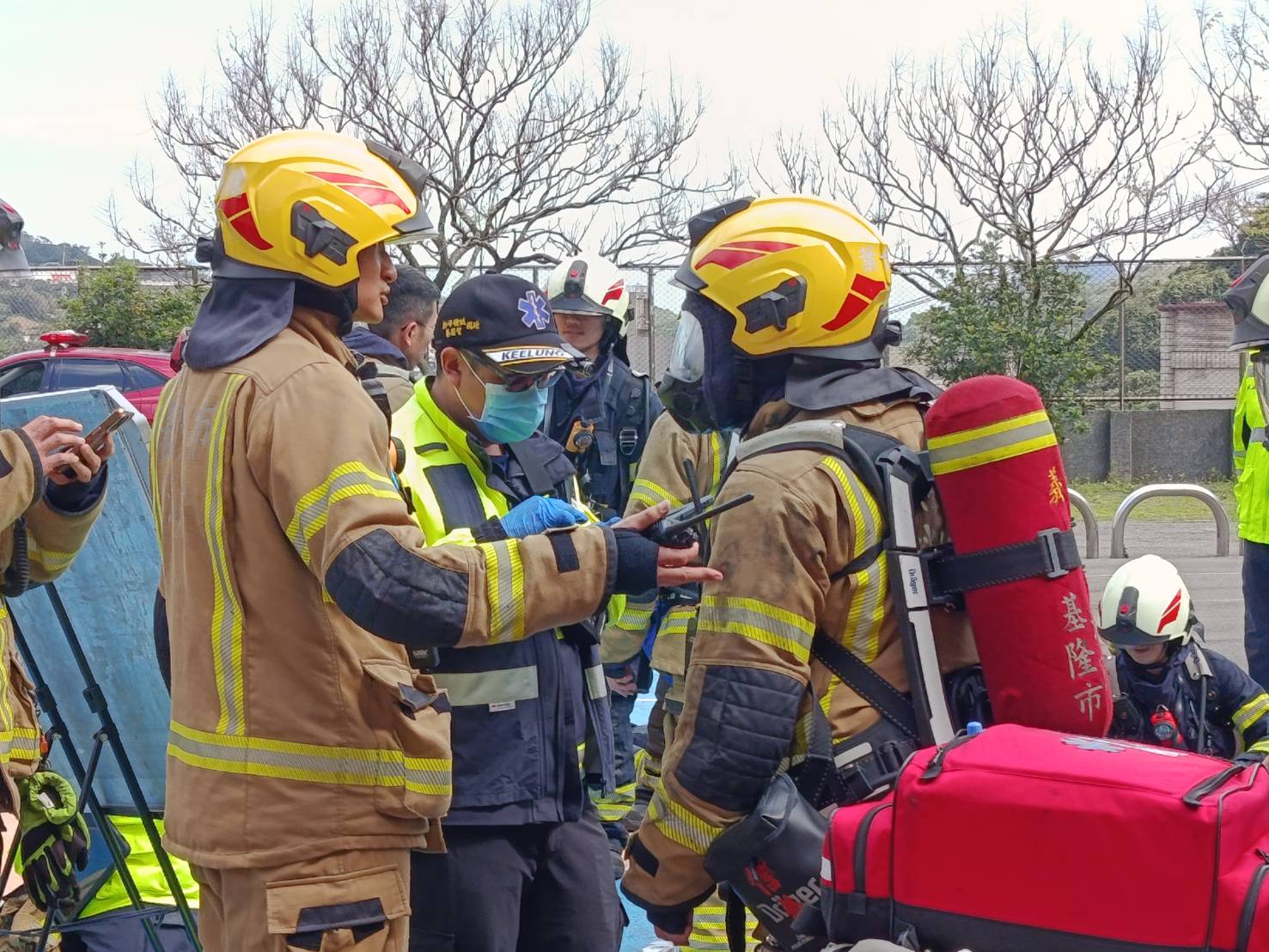 校園太陽能板火災實兵演練 基隆消防強化RIT快速救援與Mayday自救機制 3 演練照片