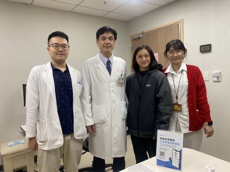 長庚基隆孫啟欽完成角膜基質內環植入術! 23歲女圓錐角膜視力改善 7 S 49750465