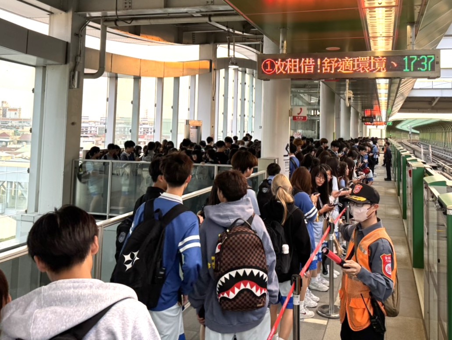 E6988EE98193E4B8ADE5ADB8E5ADB8E7949FE694BEE5ADB8E5BE8CE59CA8E4B99DE5BEB7E7AB99E69C88E58FB0E58099E8BB8AE78B80E6B381