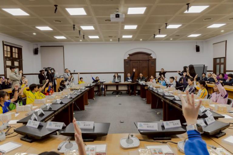 竹市「一日小市長」登場! 高虹安市長與小市長們共創兒童節福利方案 2 20260327205245 6f9697e8