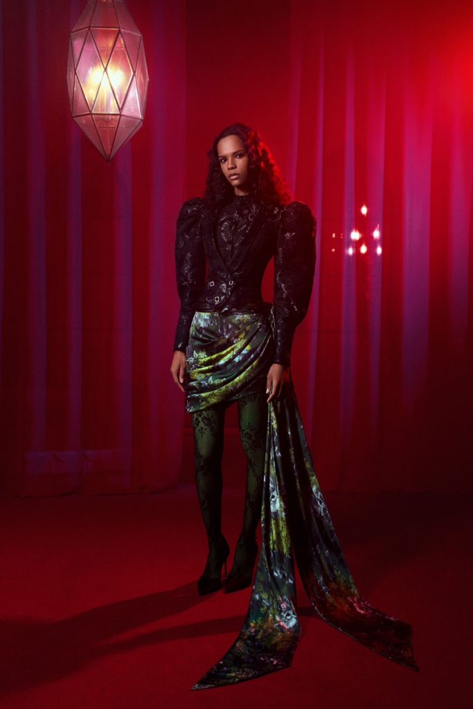 S 11780102 0 683x1024 1