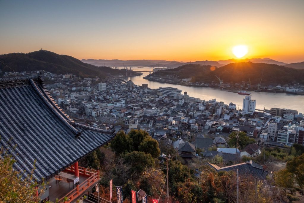 No 250044 3 %E5%B0%BE%E9%81%93%E5%B8%82%E7%9A%84%E7%AC%AC%E4%B8%80%E9%81%93%E6%97%A5%E5%87%BA %E4%BE%86%E6%BA%90 Dive Hiroshima 1024x684 1