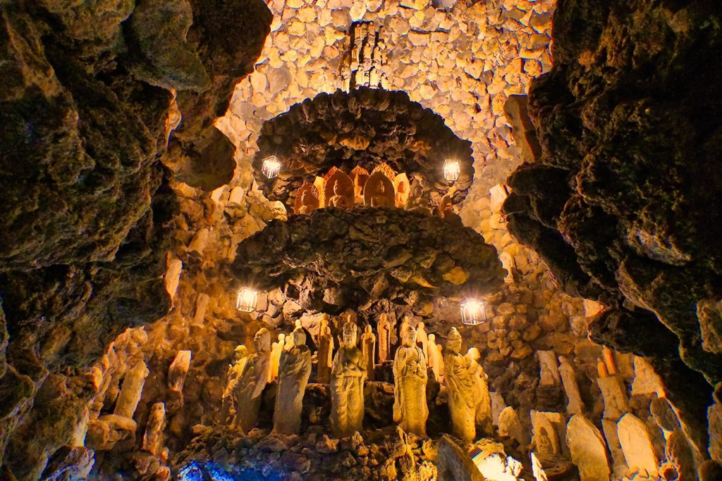 No 250044 7 %E8%80%95%E4%B8%89%E5%AF%BAkosanji%E5%85%A7%E7%9A%84%E5%8D%83%E4%BD%9B%E6%B4%9E %E4%BE%86%E6%BA%90 Japan Travel by NAVITIME 1024x683 1