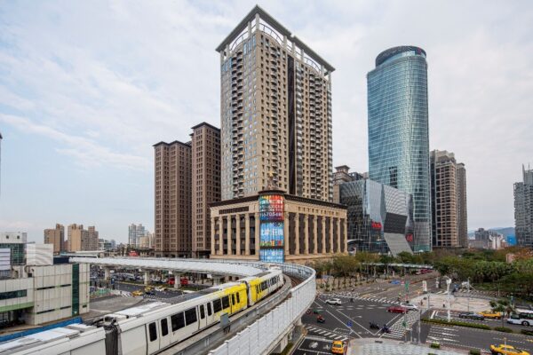 板橋門牌面公園雙學區值多少?「日安PARK」超優價位狂吸買氣 4 江翠重劃區擁多重題材,且緊鄰板橋市中心,生活機能完整。(圖/日安PARK提供)