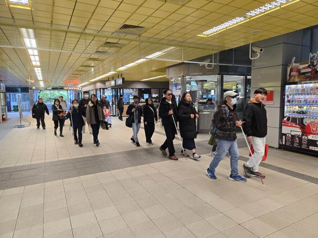 台灣公益聯盟實測安坑輕軌無障礙動線! 揭多處「斷點」籲打造全旅程無礙交通 12 20260310 150618 1024x768 1