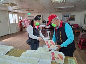 %E9%A0%82%E6%96%B0%E5%92%8C%E5%BE%B7%E6%96%87%E6%95%99%E5%9F%BA%E9%87%91%E6%9C%83%E9%A3%9F%E5%85%AC%E7%9B%8A%E6%8D%90%E5%8A%A9%E8%A8%88%E7%95%AB%E5%B7%B2%E9%82%81%E5%85%A5%E7%AC%AC 12 %E5%B1%86%E7%B4%AF%E8%A8%88%E6%8D%90%E5%8A%A9%E9%80%BE 3500 %E8%90%AC%E5%85%83%E6%9C%8D%E5%8B%99%E8%B6%85%E9%81%8E400 %E8%90%AC%E4%BA%BA%E6%AC%A1%E9%A0%82%E6%96%B0%E5%92%8C%E5%BE%B7%E6%96%87%E6%95%99%E5%9F%BA%E9%87%91%E6%9C%83%E6%8F%90%E4%BE%9B 300x225 1