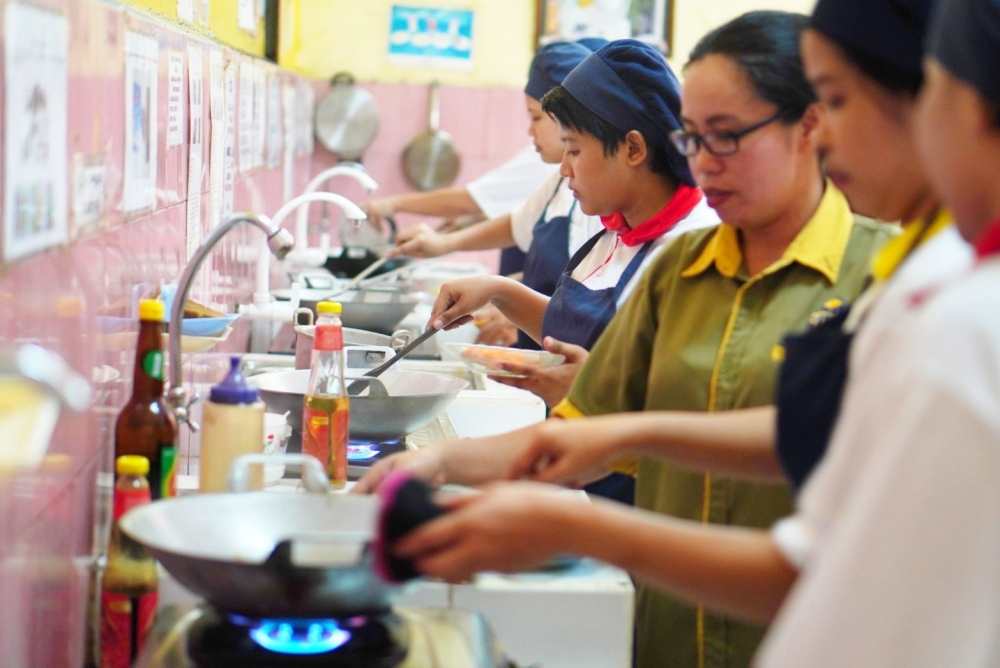 03%E5%AE%8F%E4%BF%9D%E4%BA%BA%E5%8A%9B30%E9%A4%98%E5%B9%B4%E5%B0%88%E6%A5%AD%E5%A4%96%E7%B1%8D%E7%A7%BB%E5%B7%A5%E7%AE%A1%E7%90%86%E7%B6%93%E9%A9%97