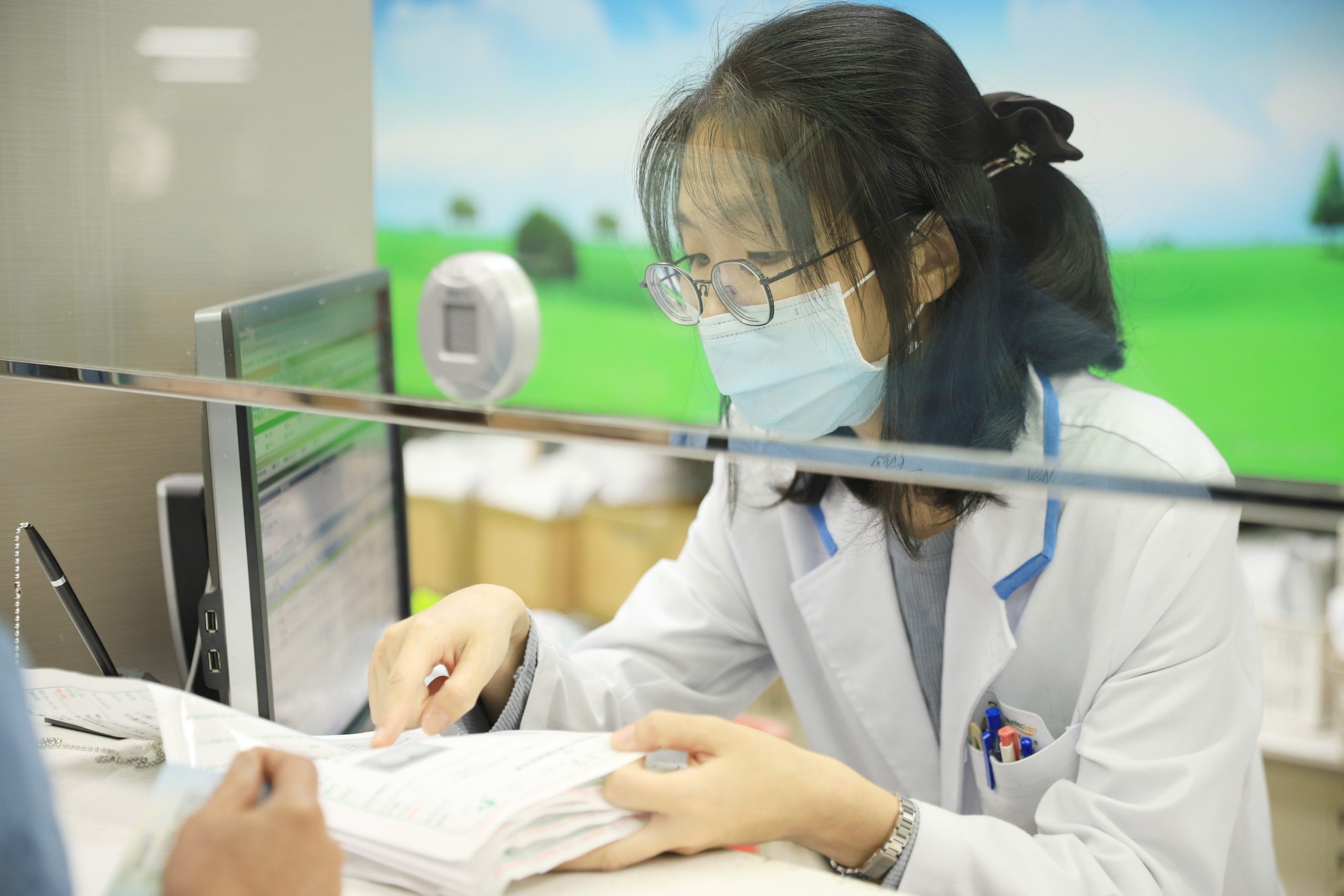 %E7%BE%85%E6%9D%B1%E5%8D%9A%E6%84%9B%E9%86%AB%E9%99%A2%E9%99%B3%E8%AB%BA%E8%90%8D%E8%97%A5%E5%B8%AB%E6%8F%90%E9%86%92%E7%AC%AC%E4%B8%80%E6%AC%A1%E5%98%97%E8%A9%A6%E6%96%B0%E8%97%A5%E6%99%82%E5%BB%BA%E8%AD%B0%E7%B5%A6%E8%87%AA%E5%B7%B1 1 2 %E5%B0%8F%E6%99%82%E7%9A%84%E8%A7%80%E5%AF%9F%E6%9C%9F%E7%A2%BA%E5%AE%9A%E8%BA%AB scaled 1