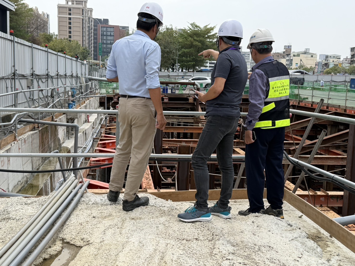 E5B882E5BA9CE983BDE799BCE5B180E78FBEE5A0B4E7A8BDE69FA5E68385E5BDA2