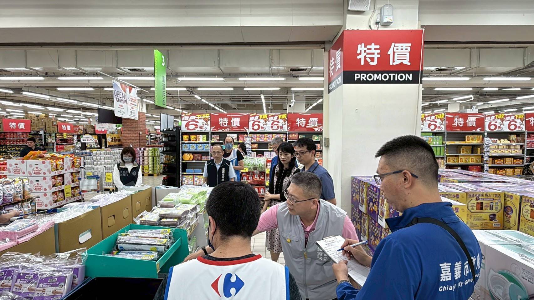 嘉檢清明連假突襲轄區賣場民生維穩行動——即時掌握市場現況防杜不法囤積哄抬價格 6 2036514 0
