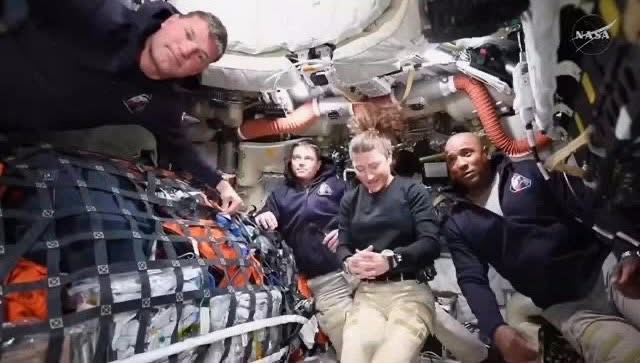 阿提密斯二號:跨越半世紀的地球「日與夜」回眸 5 S 12730414 0