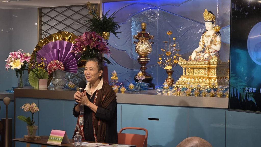 %E5%8A%89%E8%8B%A5%E7%91%80%E5%8F%97%E9%82%80%E6%96%BC%E5%8F%B0%E4%B8%AD%E7%A6%AA%E8%97%9D%E5%AF%A6%E7%9B%B8%E4%BA%BA%E6%96%87%E7%A9%BA%E9%96%93%E6%BC%94%E8%AC%9B 1024x577 1