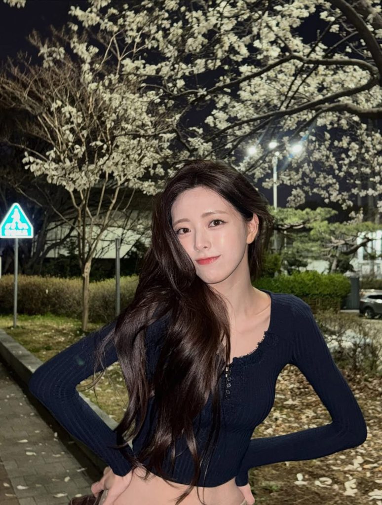 S 12927008 0 774x1024 1