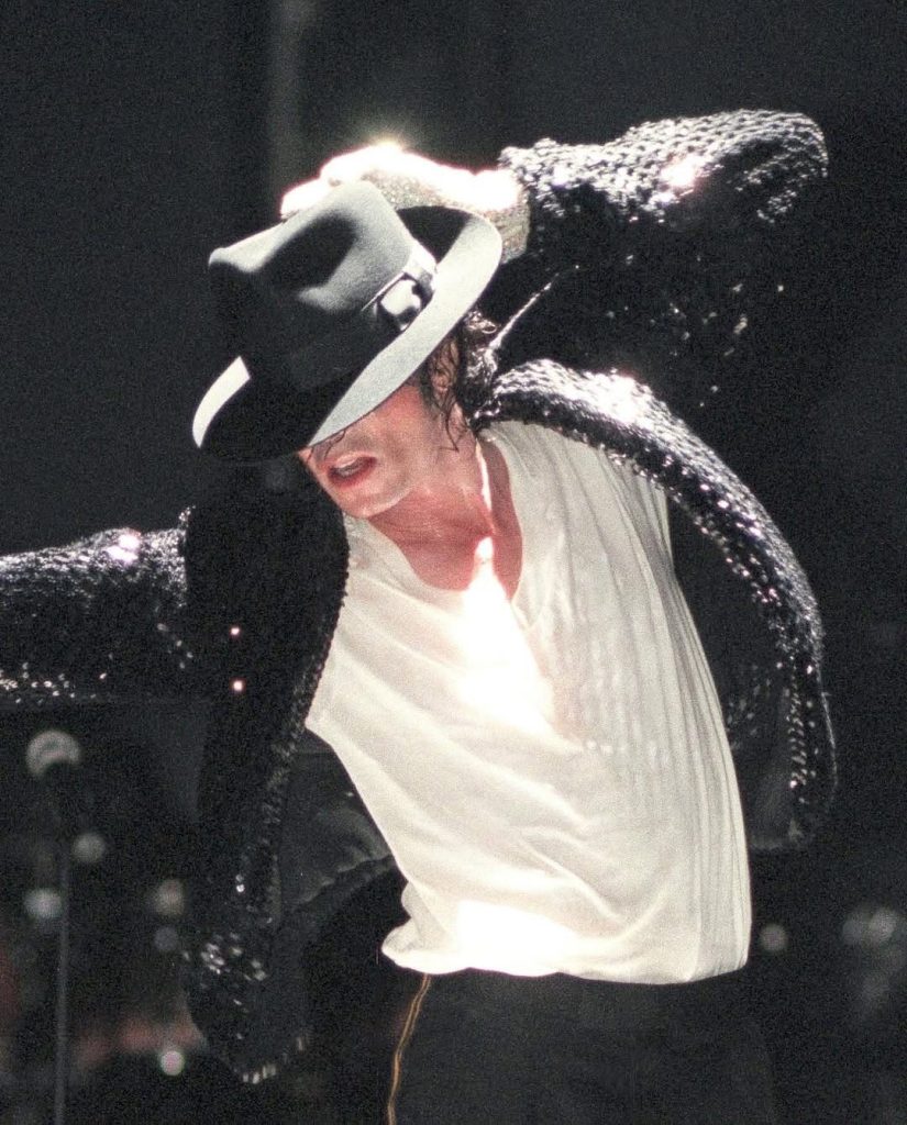 S 12926979 0 825x1024 1 1