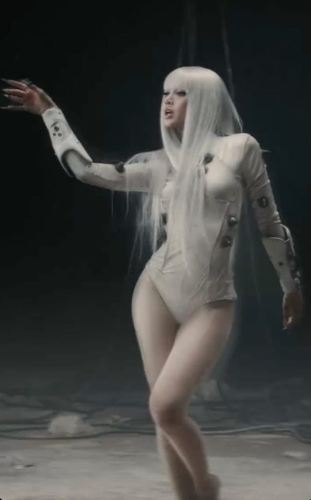 S 13033494 0 637x1024 1