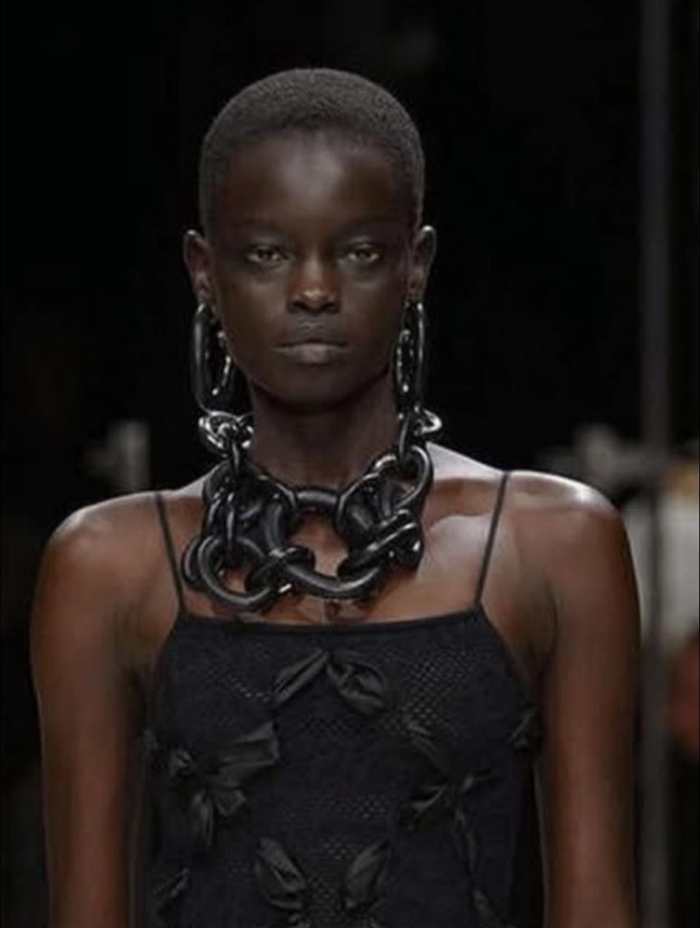 Givenchy%E7%8F%A0%E5%AF%B6%E8%88%87%E6%99%82%E5%B0%9A00008 773x1024 1