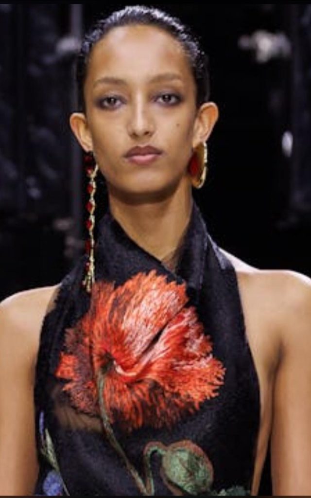 Givenchy%E7%8F%A0%E5%AF%B6%E8%88%87%E6%99%82%E5%B0%9A00004 640x1024 1