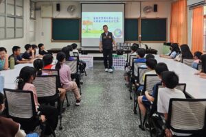 保護自我並尊重他人從小扎根 基四警前進校園宣導反性騷擾 8 MEITU 20260412 120428791 1 300x200 1