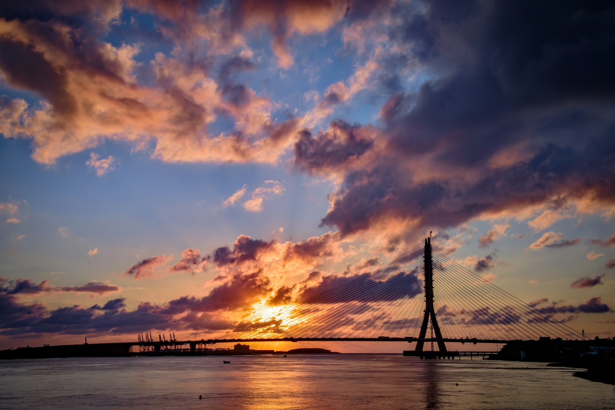 %E5%9C%96%E5%9B%9B%E9%82%80%E8%AB%8B%E6%97%85%E5%AE%A2%E4%BB%A5%E6%9C%80%E4%BD%B3%E8%A6%96%E8%A7%92%E8%A6%AA%E8%BF%91%E9%80%99%E5%BA%A7%E8%B7%A8%E8%B6%8A%E6%B2%B3%E5%B2%B8%E7%9A%84%E9%87%8D%E8%A6%81%E5%9C%B0%E6%A8%99%E5%9C%A8%E8%88%92%E9%81%A9%E7%A9%BA%E9%96%93%E4%B8%AD%E7%B4%B0%E7%B4%B0%E6%84%9F%E5%8F%97%E6%A9%8B%E6%99%AF%E6%B2%B3%E5%B2%B8%E8%88%87%E5%85%89%E5%BD%B1%E4%BA%A4%E7%B9%94%E7%9A%84%E5%8B%95%E4%BA%BA%E6%99%82%E5%88%BB%E7%82%BA%E6%98%A5%E5%A4%8F%E4%B9%8B%E9%9A%9B%E7%95%99%E4%B8%8B%E9%9B%A3%E5%BF%98%E7%9A%84%E6%B7%A1%E6%B0%B4%E8%A8%98%E6%86%B6%E5%9C%96 %E5%B0%87