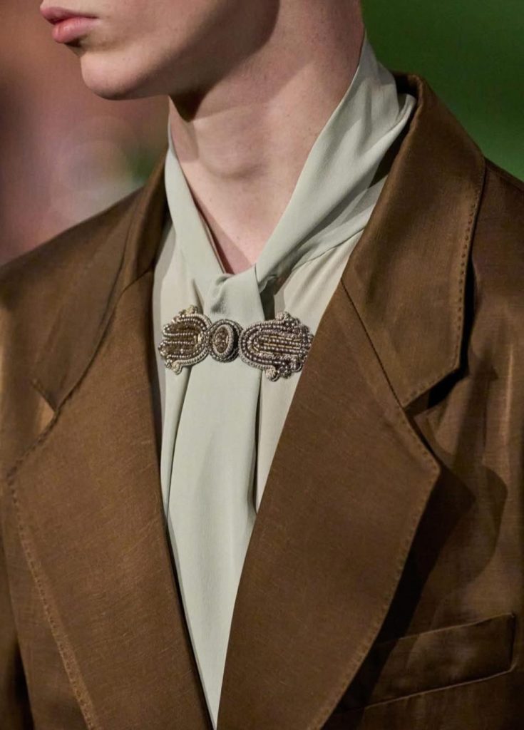 Valentino00007 735x1024 1