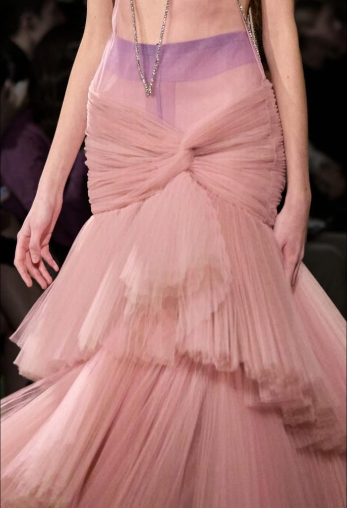 Valentino00004 700x1024 1