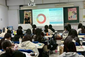 基警深入校園推動反詐宣導 提升學生識詐能力 8 MEITU 20260415 171802814 300x200 1