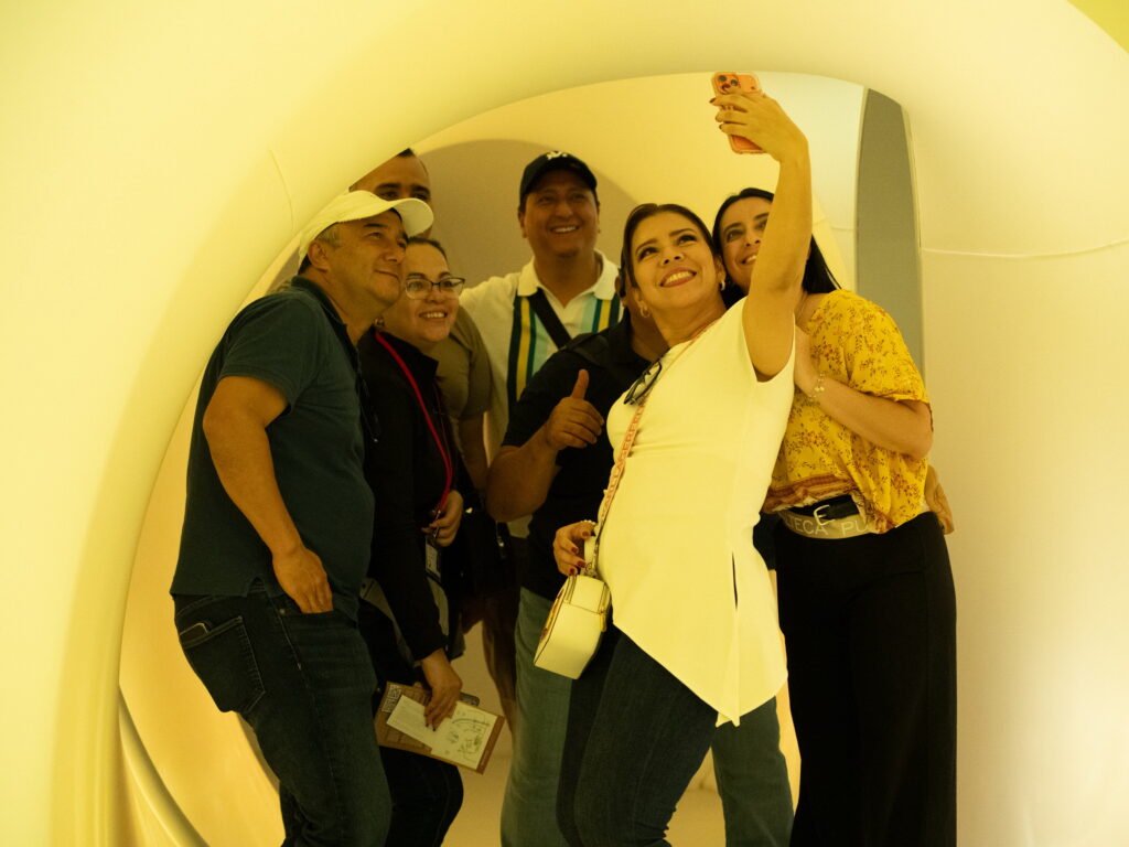 世界宗教博物館獲美國繆思創意獎 靈性生態理念閃耀國際 5 %E5%9C%965%E5%9C%8B%E9%98%B2%E5%A4%A7%E5%AD%B8%E9%81%A0%E6%9C%8B%E5%9C%8B%E5%BB%BA%E7%8F%AD%E7%93%9C%E5%9C%B0%E9%A6%AC%E6%8B%89%E9%AB%98%E7%AD%89%E6%8C%87%E6%8F%AE%E9%83%A8%E5%8F%83%E8%A8%AA%E5%9C%98 1024x768 1