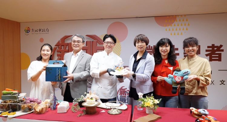 打造城市品牌好物 新北嚴選徵件加碼人氣票選 5 《圖說》今年透過專家評審選出「特色商品」,另藉由網路票選機制,增設「最佳人氣獎」,民眾參與投票更可獲得iPhone 17e手機等大獎。〈經發局提供〉