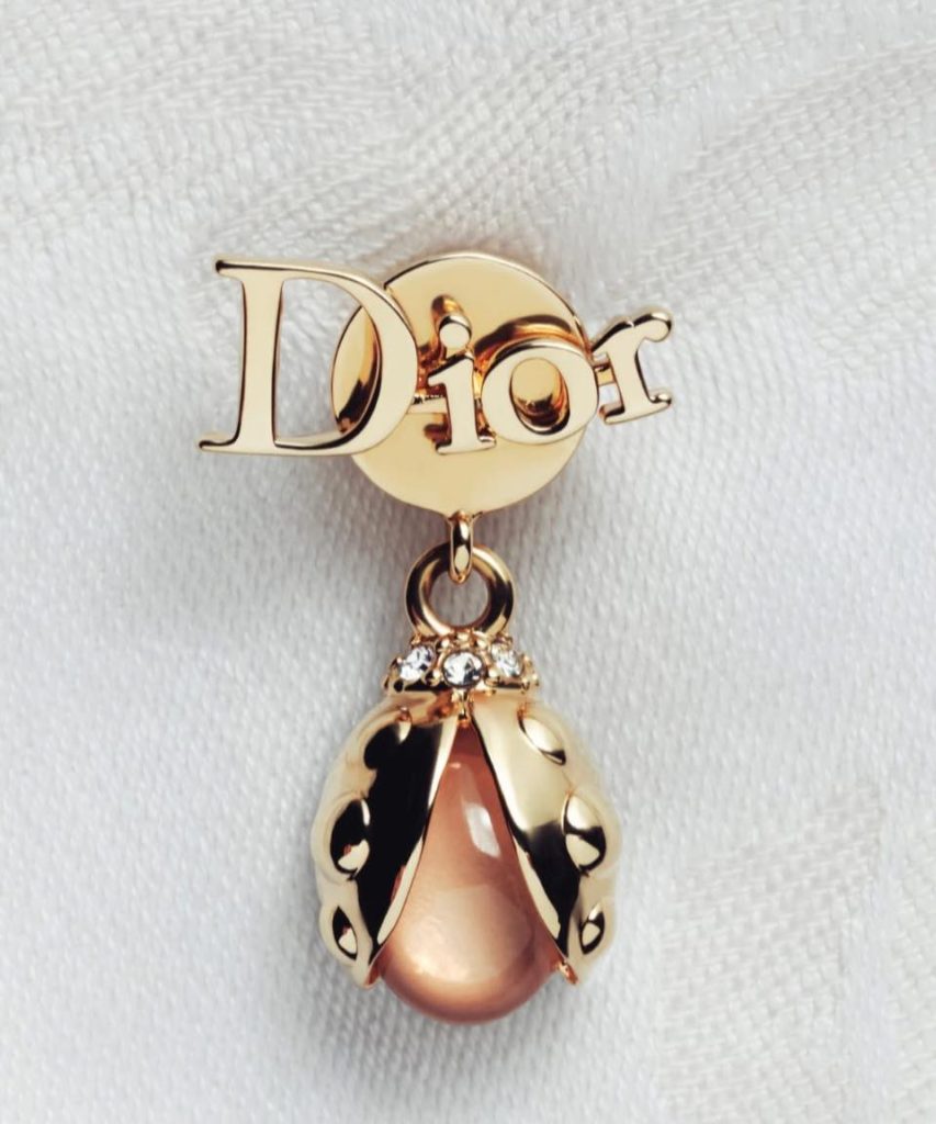 2026DiorSS%E9%85%8D%E4%BB%B6%E7%BE%8E%E5%AD%B800001 853x1024 1