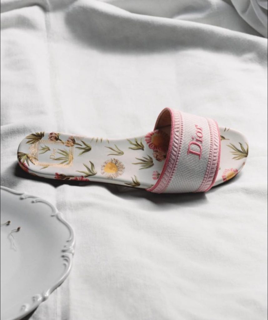 2026DiorSS%E9%85%8D%E4%BB%B6%E7%BE%8E%E5%AD%B800003 858x1024 1