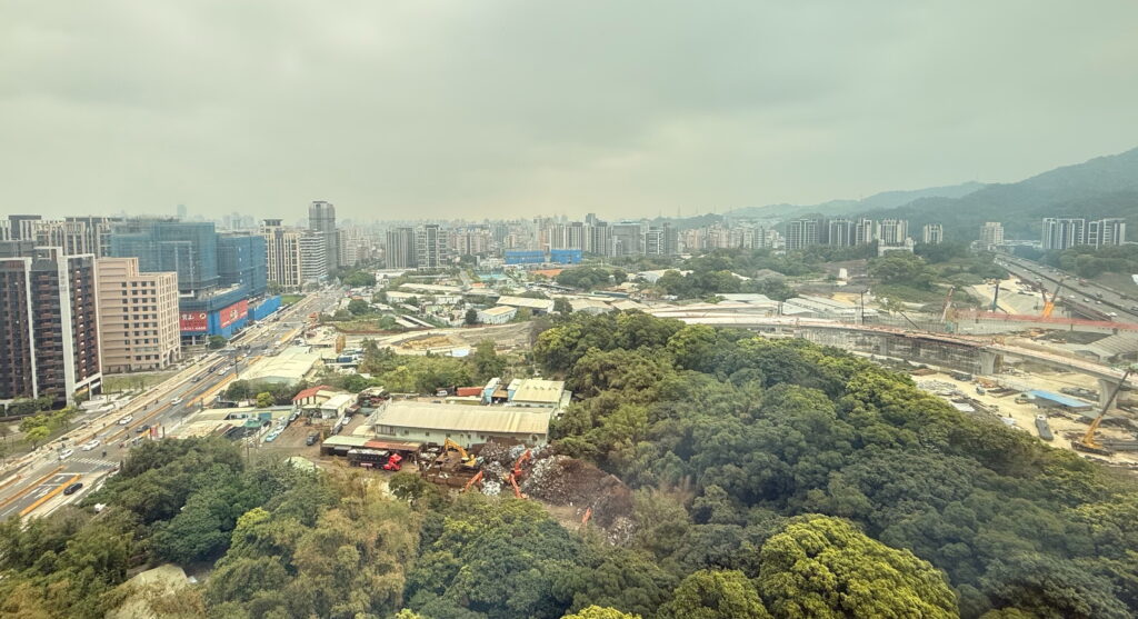 %E5%9C%962%E5%9C%9F%E5%9F%8E%E6%9A%AB%E7%B7%A9%E7%99%BC%E5%B1%95%E5%8D%80%E5%8D%80%E6%AE%B5%E5%BE%B5%E6%94%B6%E6%A1%88%E6%9D%B1%E5%81%B4%E7%8F%BE%E6%B3%81%E5%B7%A5%E5%BB%A0%E5%8F%8A%E8%B3%87%E6%BA%90%E5%9B%9E%E6%94%B6%E5%A0%B4 1024x557 1