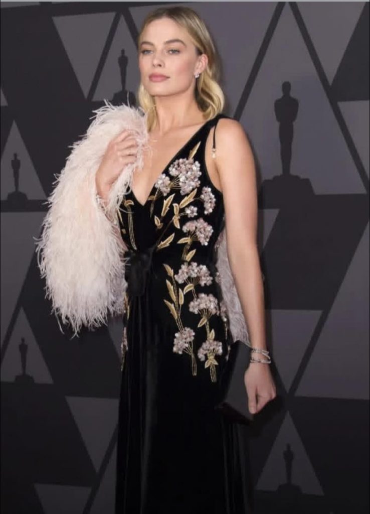 %E8%98%87%E5%AF%8C%E6%AF%94 %E7%B4%85%E6%AF%AF%E6%88%B0%E8%A2%8D00006 738x1024 1