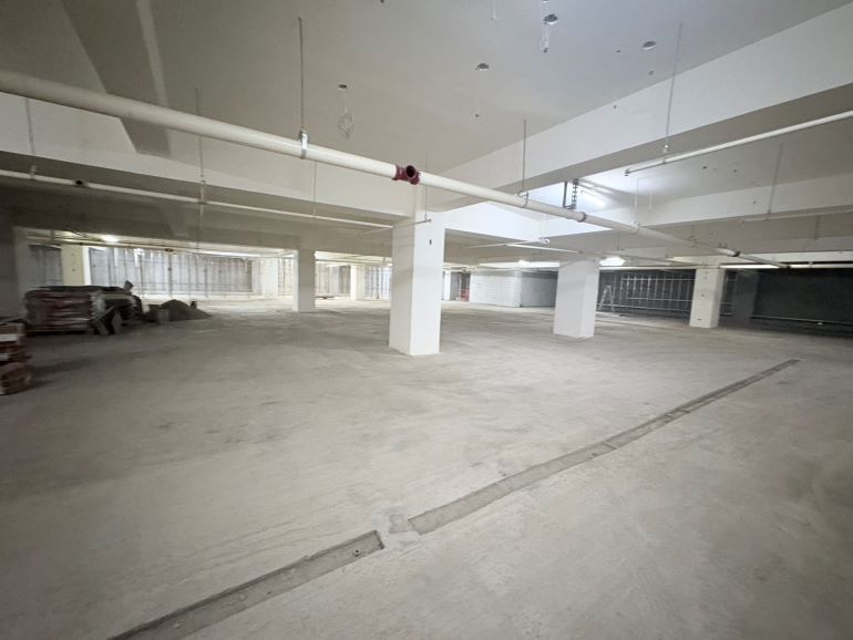 《圖說》板橋區信義國小地下停車場工程進度已逾70%。〈交通局提供〉