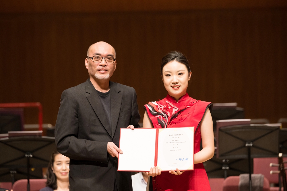 02%E8%87%BA%E5%8C%97%E5%B8%82%E6%B0%91%E6%97%8F%E5%99%A8%E6%A8%82%E5%A4%A7%E8%B3%BD%E7%AC%AC%E4%B8%80%E5%90%8D%E5%AE%8B%E5%AD%90%E7%92%87%E9%A0%92%E7%8D%8E%E4%BA%BA%E9%84%AD%E7%AB%8B%E5%BD%AC