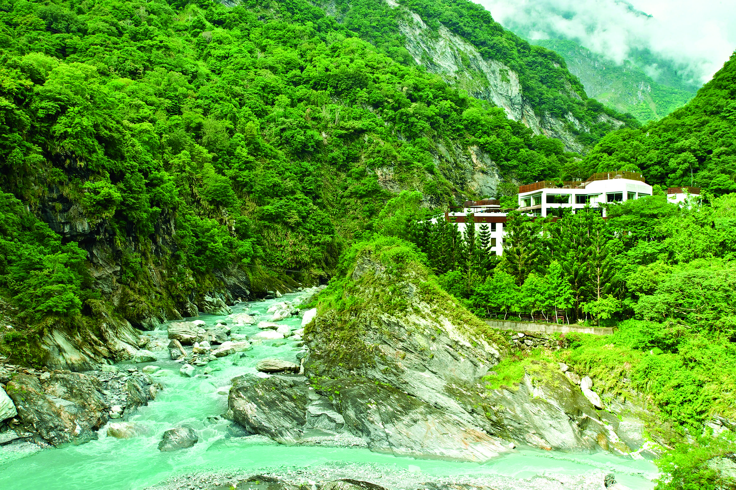 %E5%A4%AA%E9%AD%AF%E9%96%A3%E6%99%B6%E8%8B%B1%E9%85%92%E5%BA%97%E5%9C%962 1