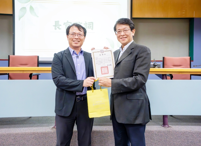 %E5%9C%96%E4%BA%8C%E8%B6%99%E5%95%9F%E5%AE%8F%E5%89%AF%E7%B5%84%E9%95%B7%E5%B7%A6%E8%88%87%E8%A8%B1%E6%99%8B%E9%9B%84%E6%95%99%E5%8B%99%E9%95%B7 %E5%8F%B3%E5%90%88%E5%BD%B1