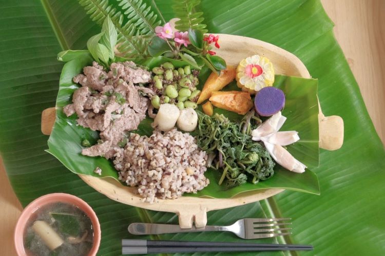 《圖說》特色料理餐點－芝麻香蔥牛。〈原民局提供〉