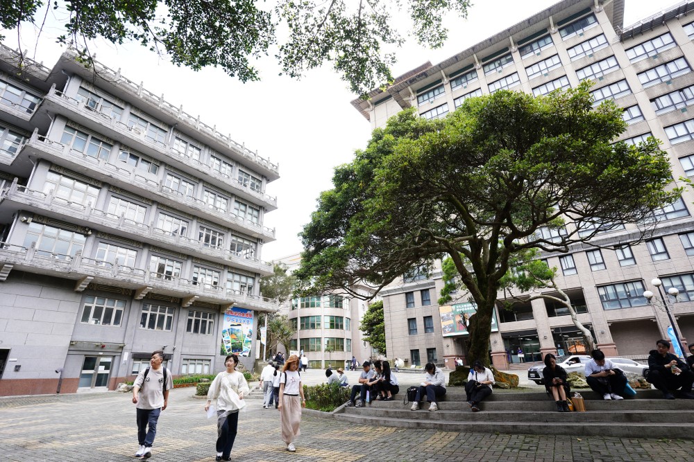 文化大學面試現場超有感 和服迎賓、龍捲風實演 考生直呼像校園嘉年華 6 030515031
