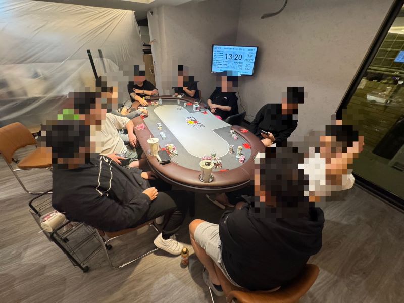 《圖說》新莊一處非法德州撲克館才試營運2天，即遭警方查獲。〈新莊分局提供〉