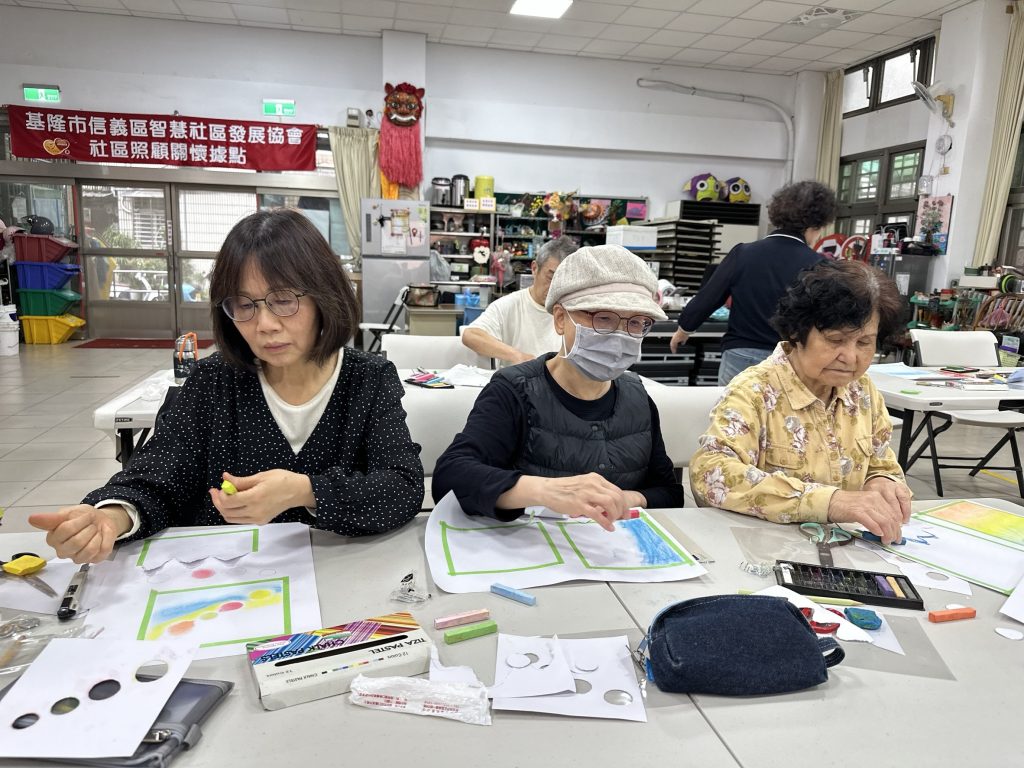 基隆市衛生局推動「生命故事書」多元創作點亮長者生命價值 5 S 548167687 0 1024x768 1
