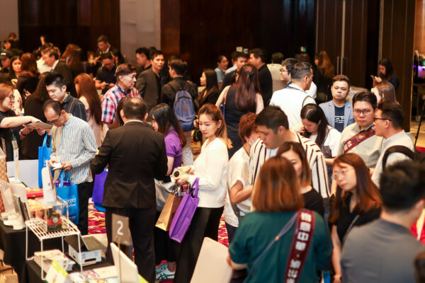 吉隆坡辦理B2B台灣觀光推廣會華人業者場，雙方交流熱絡。圖/交通部觀光局