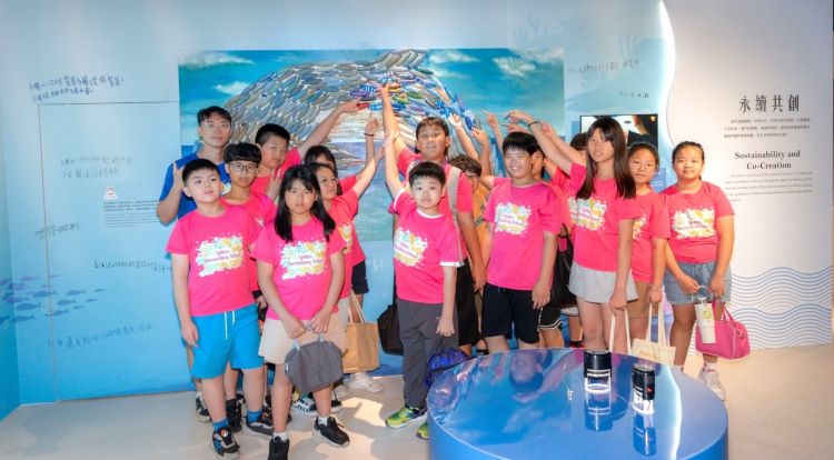 《圖說》大崁國小、野柳國小師生共創，讓在地記憶與孩子想像於展場中再次啟航。〈十三行提供〉
