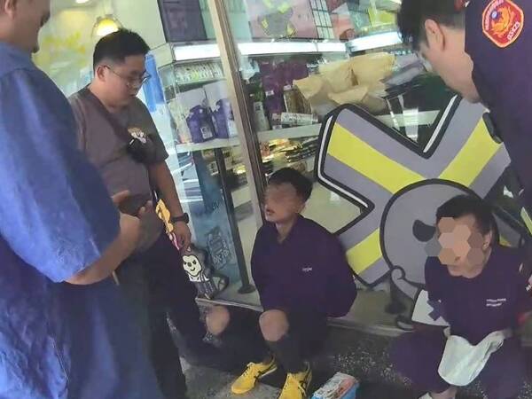 桃警埋伏查緝車手 當場逮通緝取簿手及外籍車手 3 f 29517839 1