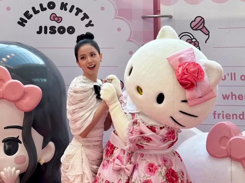 Hello Kitty x Jisoo %E5%BF%AB%E9%96%83%E5%BA%971