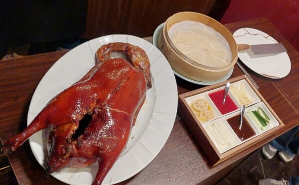 台北高端粵菜新地標誕生 「芮馥軒 Renfinea」正式開幕打造沉浸式奢華餐飲體驗 6 20260522185029 89 600x371 1